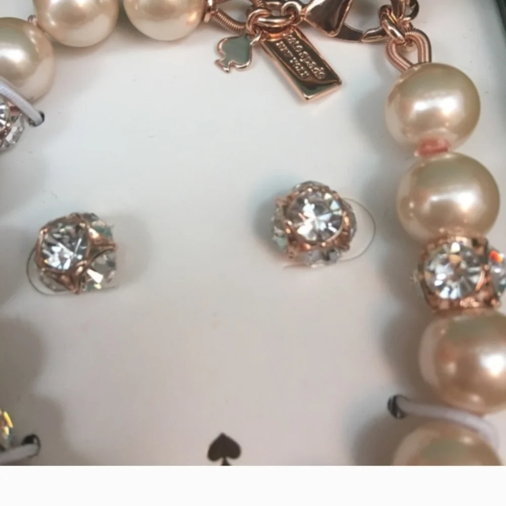 New in box Kate Spade ♠️ Lady Marmalade Pearl Blush Bracelet & stud earrings Set - Picture 9 of 9